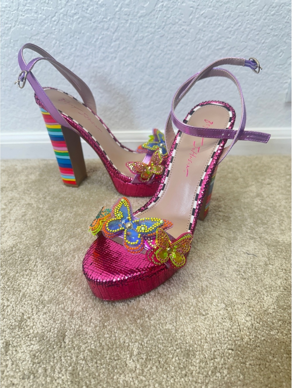 Betsey Johnson Noemi Sz 8.5 Butterfly Glitter Platform 3” Heel Metallic Rainbow